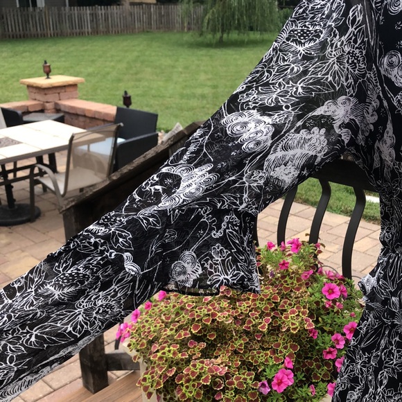 DVF DIANE VON FUERSTENBERG Dress Designer Black White Floral 10 Medium Viscose - Picture 5 of 9